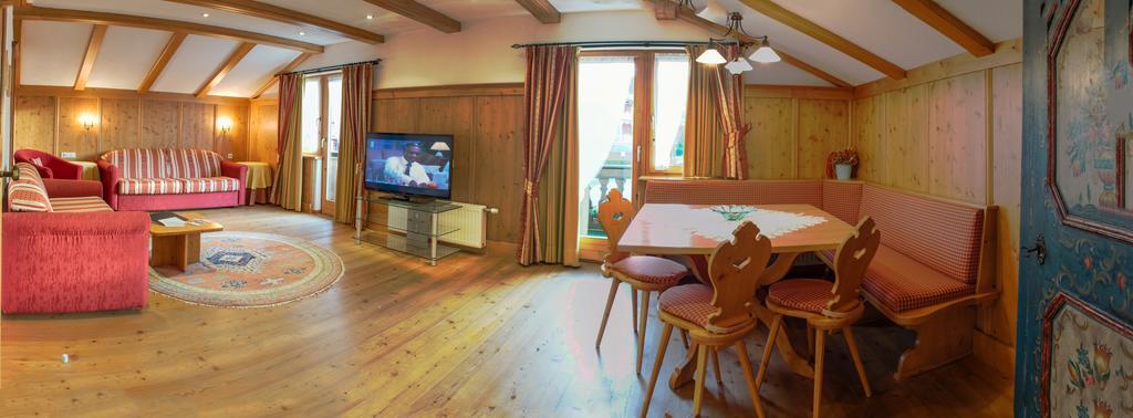 Gaestehaus "Ski-Depot" Зефельд-ін-Тіроль Номер фото